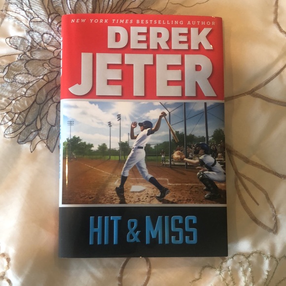 Derek Jeter Junior Book Series Books 1-4 - Picture 3 of 5